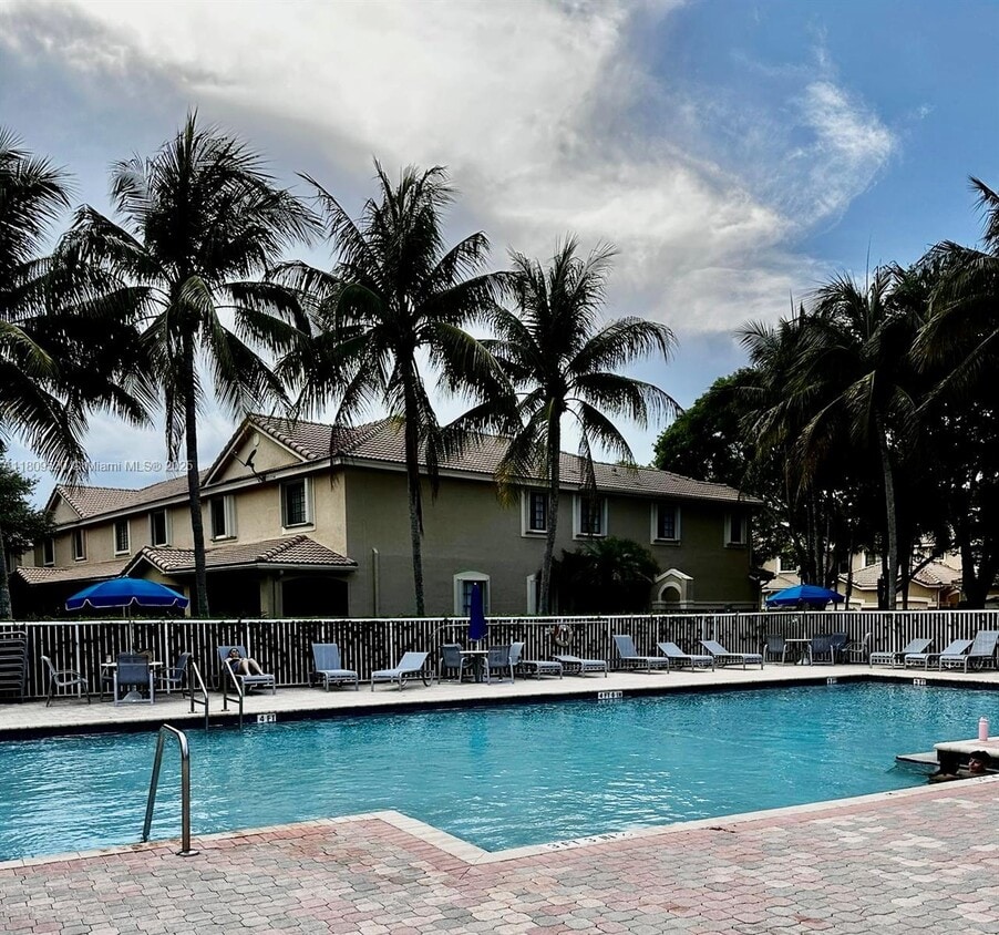 Photo - 4142 Forest Drive, Weston, FL 33332 - 3 BR 2.5 BA Townhouse