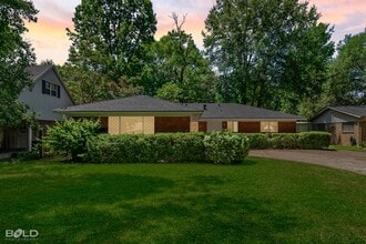 Building Photo - 321 Tallow Ln