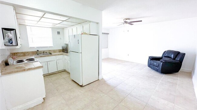 Foto del edificio - 12275 NE 19th Ave