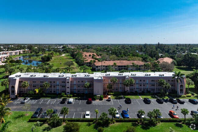 Foto del edificio - Emerald Green Condominium
