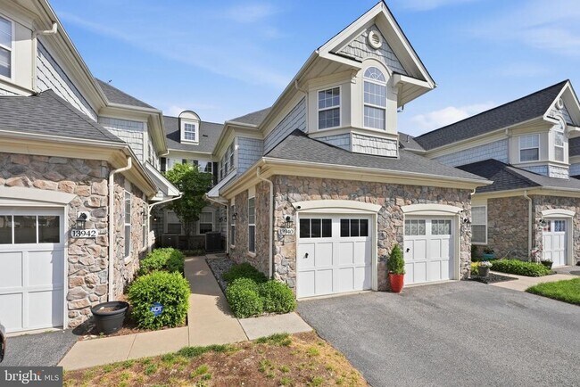 Building Photo - 13940 Greendale Dr