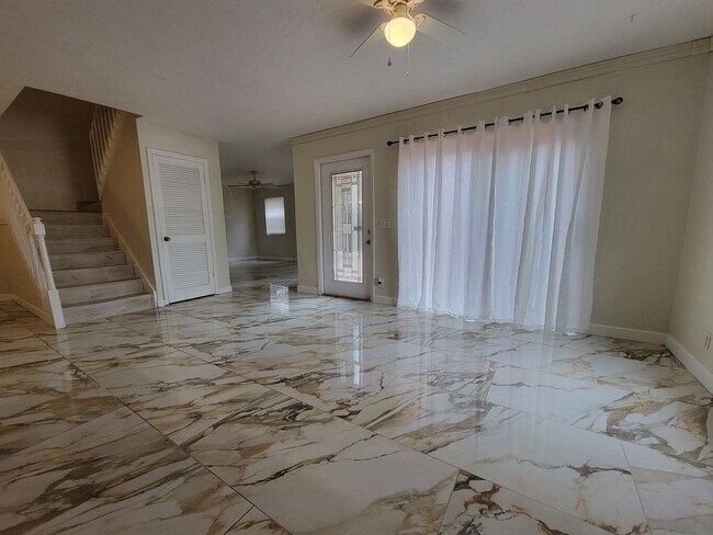 Foto del edificio - 1436 SW 25th Way