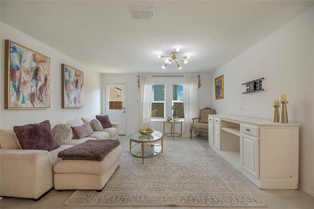 Foto del edificio - 131 Plumcove Dr