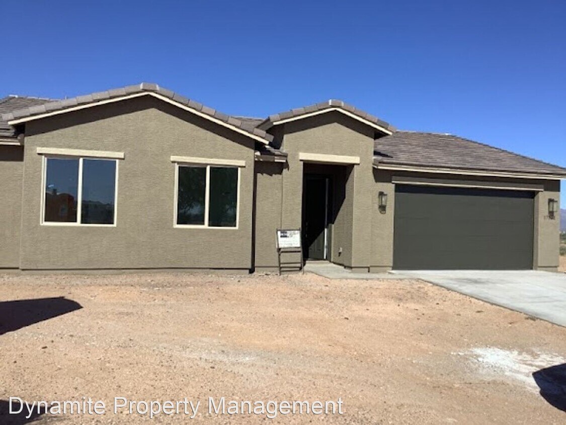 Primary Photo - 3 br, 2 bath House - 17032 E Horned Owl