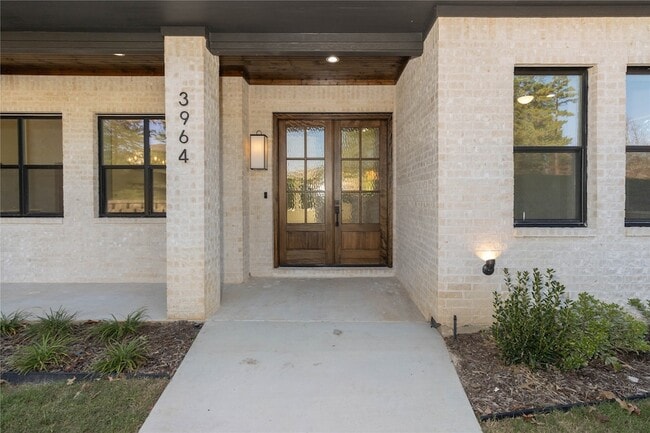 Building Photo - 3964 Hogan Dr