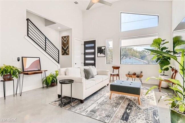 Foto del edificio - 1 br, 1 bath Condo - 1705 Cedar Ave