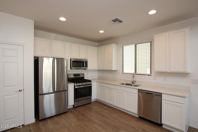 Building Photo - 5831 W Encinas Ln