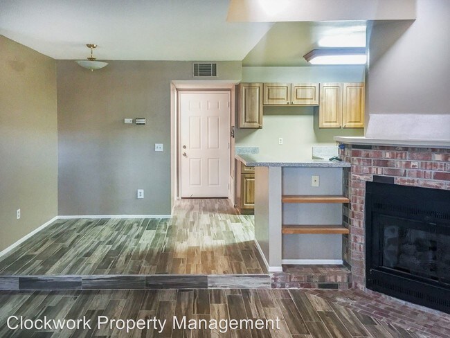 Building Photo - 2 br, 2.5 bath House - 962 W Arrow Hwy #E