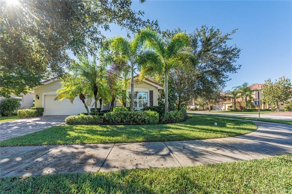 Foto principal - 2695 Heron Bay Ln