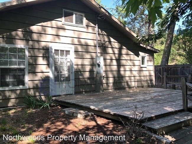 Building Photo - 1 br, 1 bath House - 245 West D St