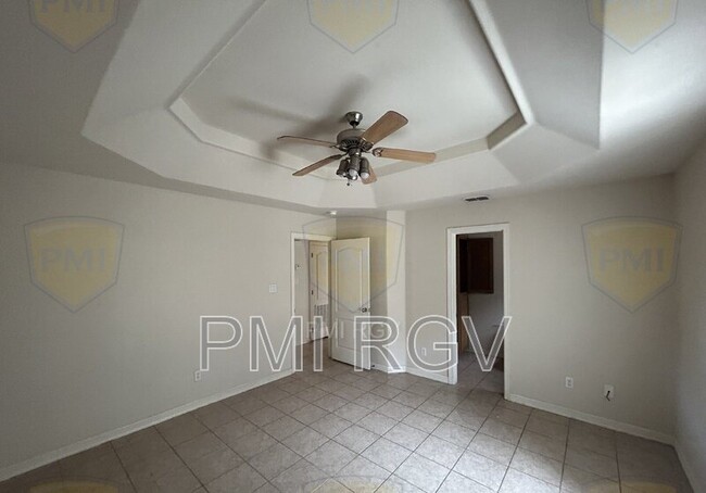 Building Photo - 3902 S Radisson Ave