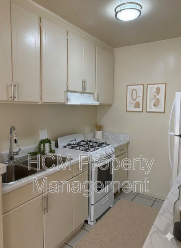 Building Photo - 1811 7th St