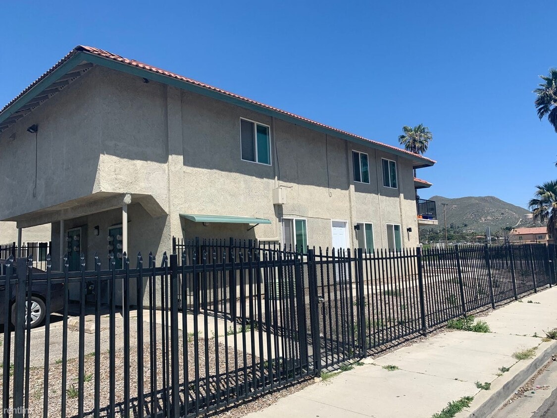 5748 Tilton Ave, Riverside, CA 92509 Room for Rent in Riverside, CA