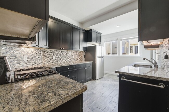 Photo - 1473 Clay St House