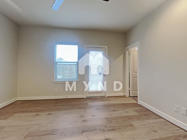 Building Photo - 711 Wilshire Brook Ln