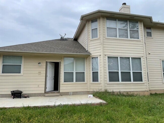 Building Photo - 20000 Canterwood Ln