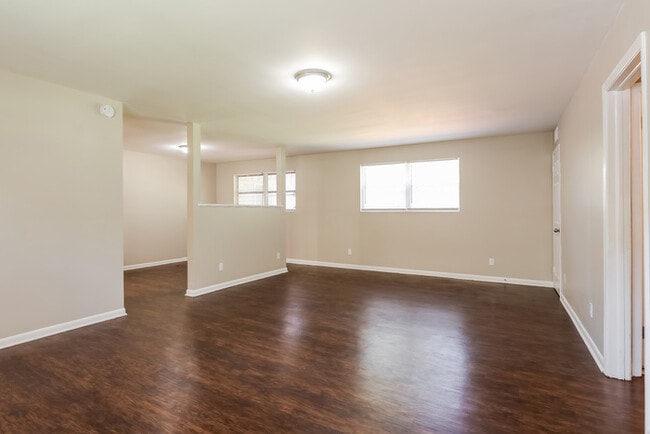 Building Photo - 4022 Rodby Dr