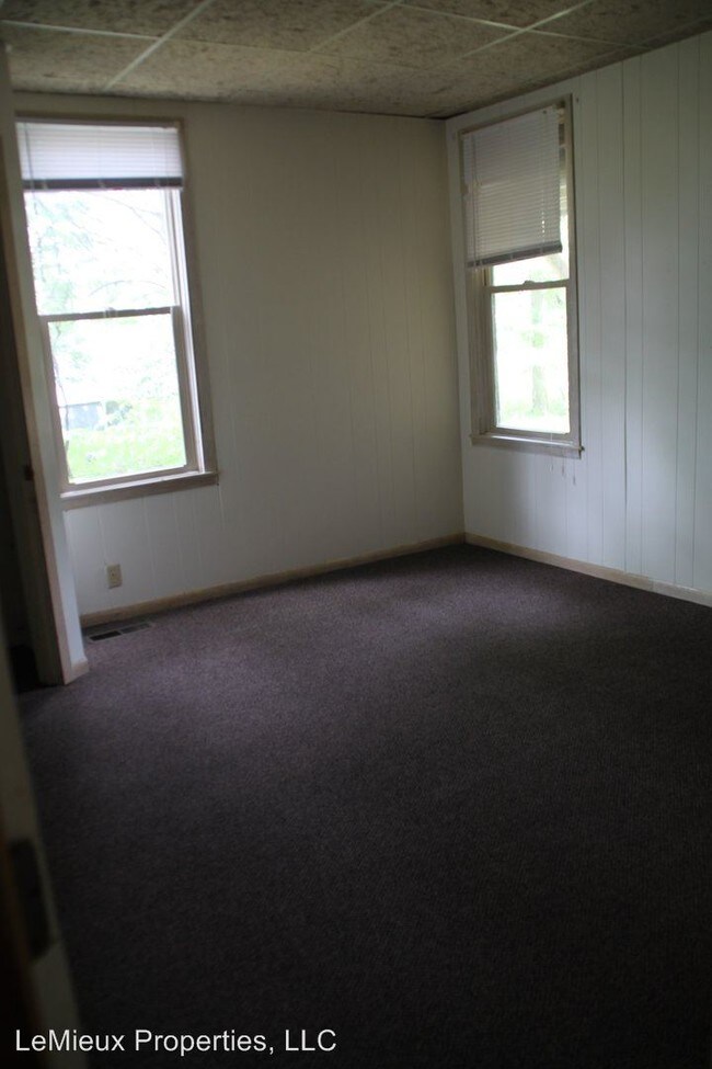 Building Photo - 8 br, 2 bath Room For Rent - 413 8th Avenue S