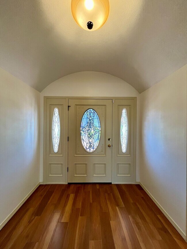 Building Photo - San Gabriel