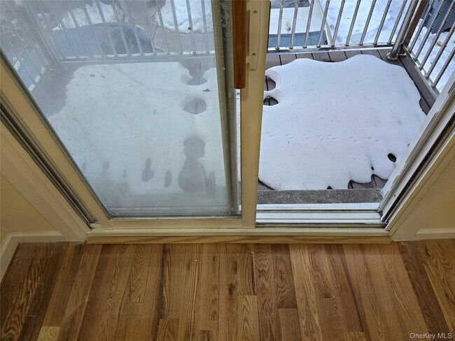 Foto del edificio - 1792 Lacombe Ave