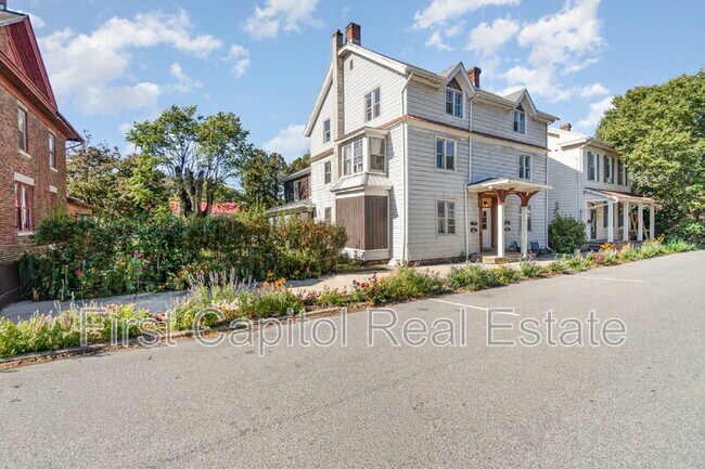 Foto del edificio - 149 N 2nd St