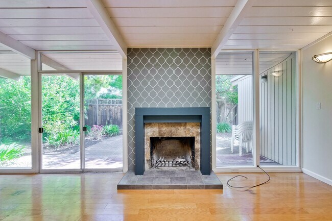 Foto del edificio - Mountain View Home l Spacious Open Layout ...