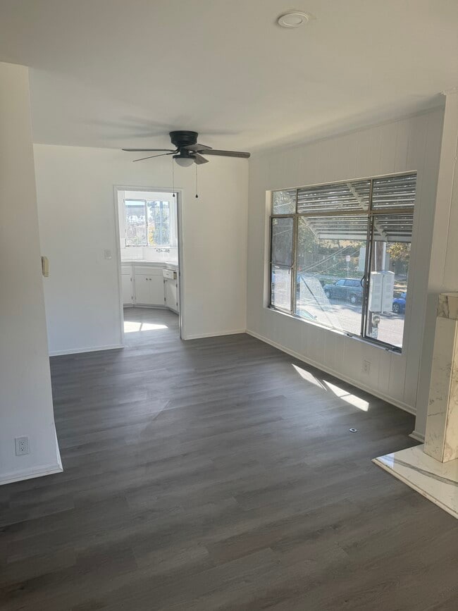Building Photo - 1756 N Normandie Ave