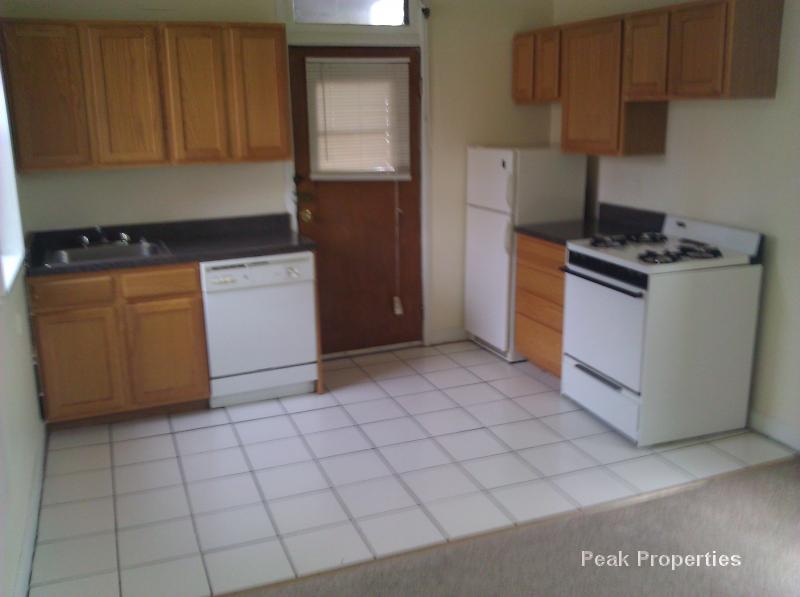 Primary Photo - 620 W Addison St