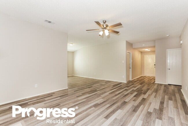 Building Photo - 8132 Fox Chase Dr