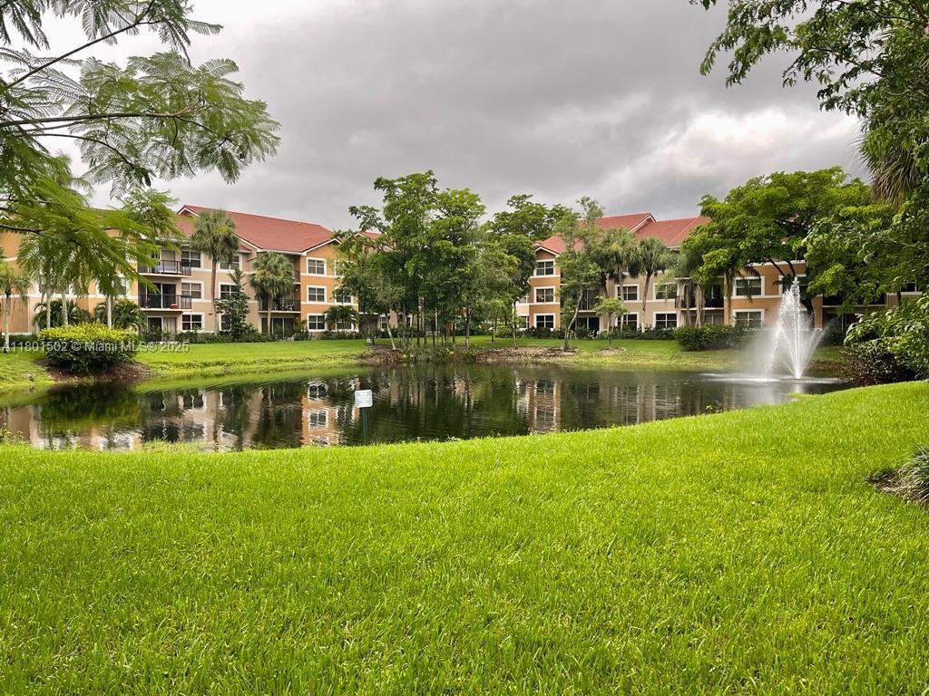 Foto principal - 8781 Wiles Rd