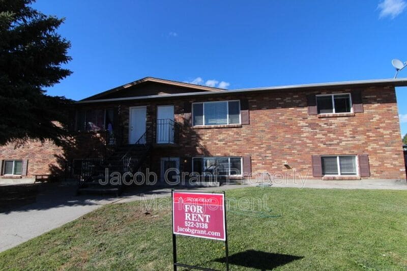 1335 Elizabeth Dr Unit 3, Idaho Falls, ID 83404 Condo for Rent in