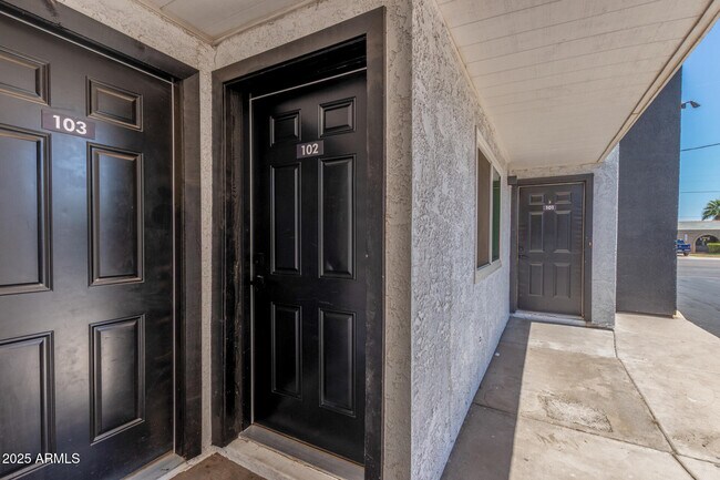 Foto del edificio - 1822 N 32nd St