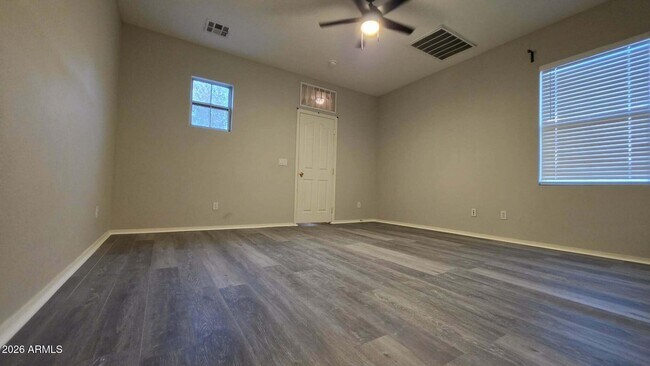 Foto del edificio - 160 W Heather Ct