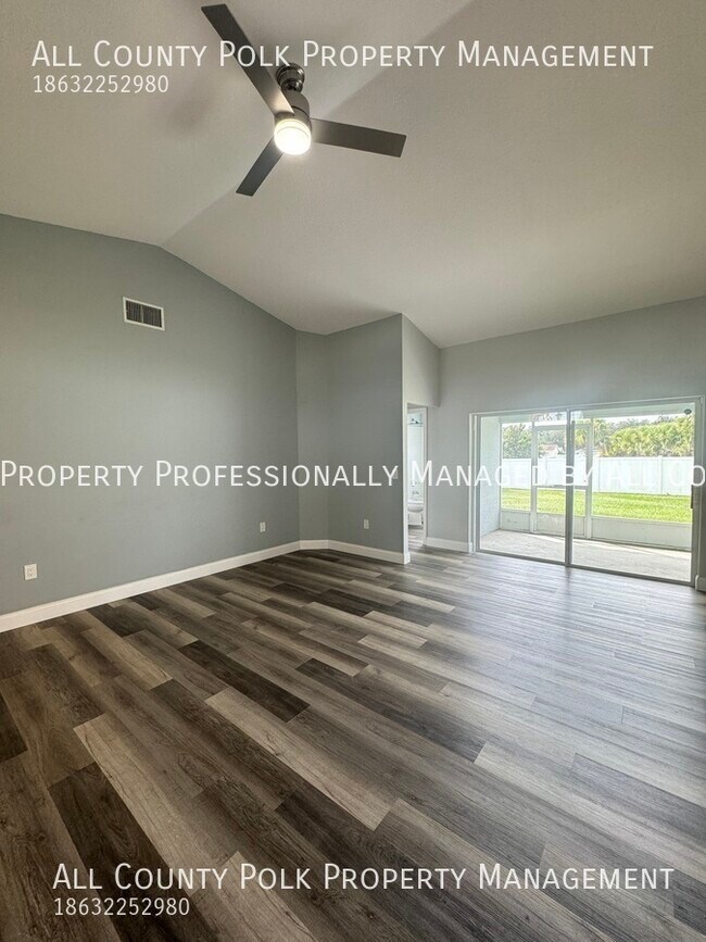 Building Photo - Fabulous 4 Bedroom, 2 Bath North Lakeland ...