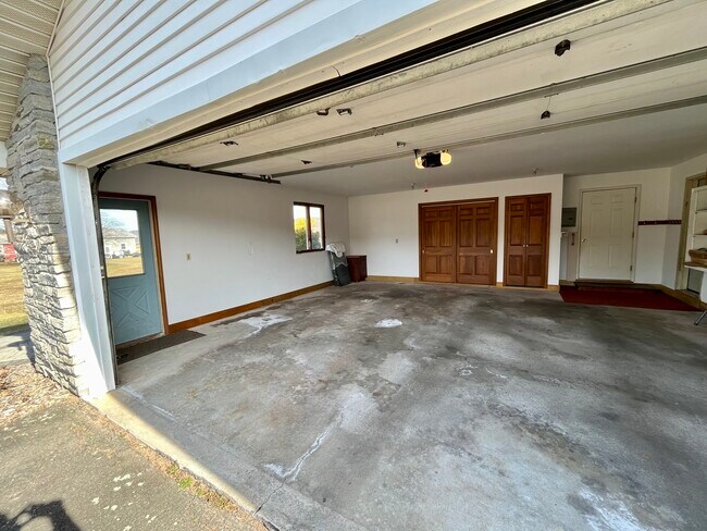 Building Photo - 77 Hoffman Rd