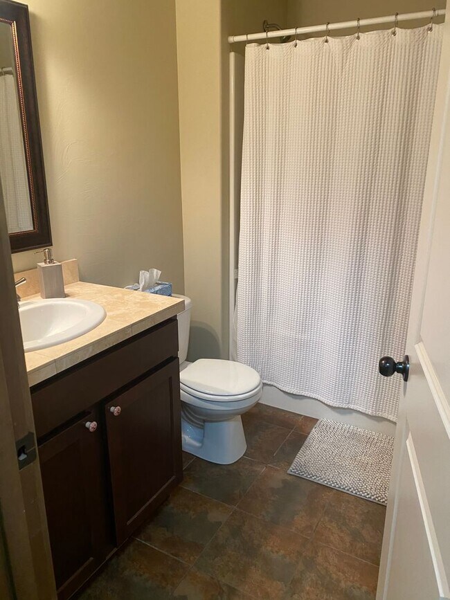 Building Photo - 3 Bed 2 Bath home in Bozeman