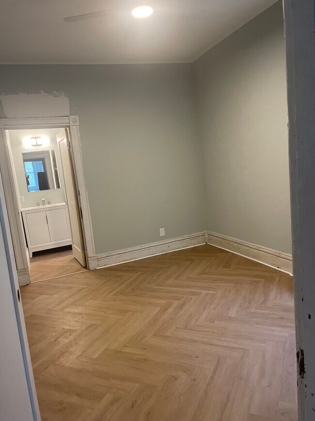 Main bedroom (view from bedroom door) - 4412 Arsenal St