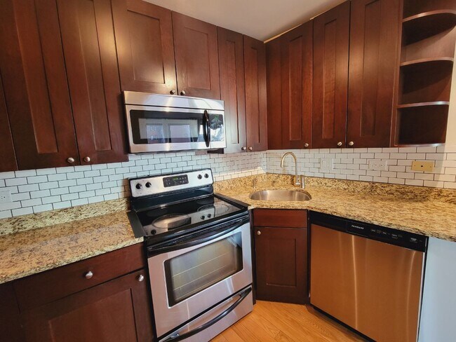 Foto del edificio - 2930 N Sheridan Rd
