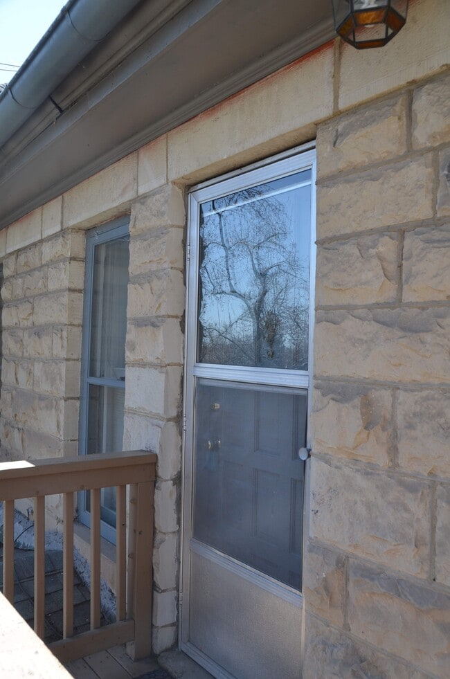 Front Entrance #4 - 1709 Pine St