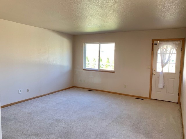 Building Photo - Ranch Style Home Located on Dead-End Street, Easy Access to I-25