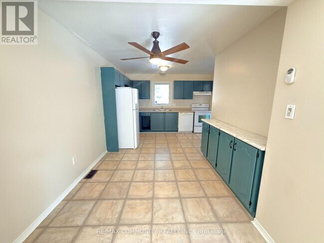 Building Photo - 511 Admiral Dr