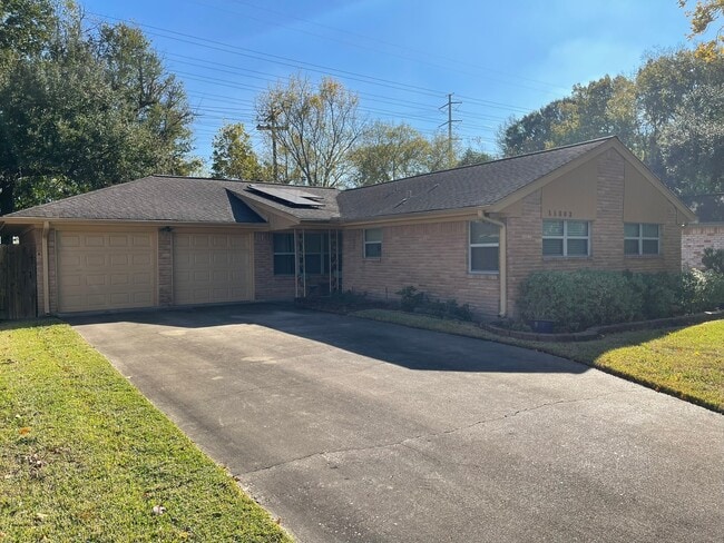 Building Photo - 11303 Greenwillow Dr