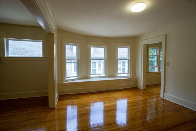 Foto del edificio - 689 Allen St
