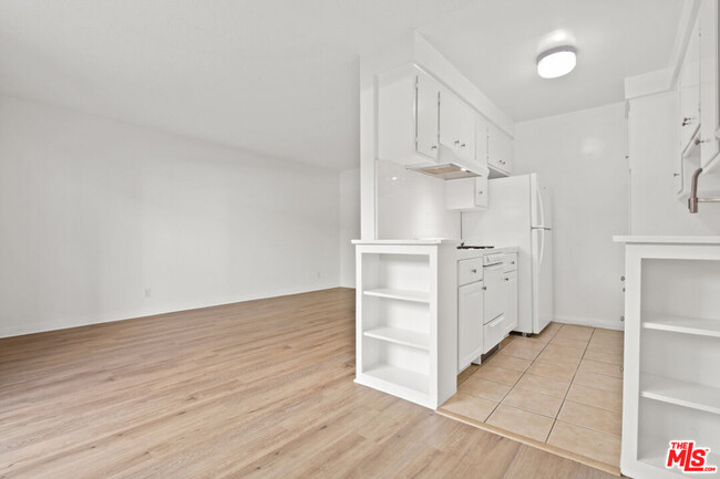 Foto del edificio - 12726 Caswell Ave