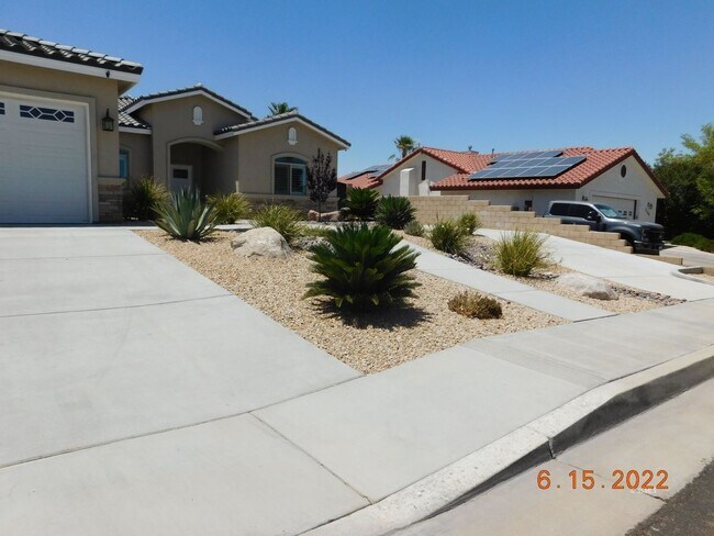 Building Photo - 2313 S Del Rosa Dr