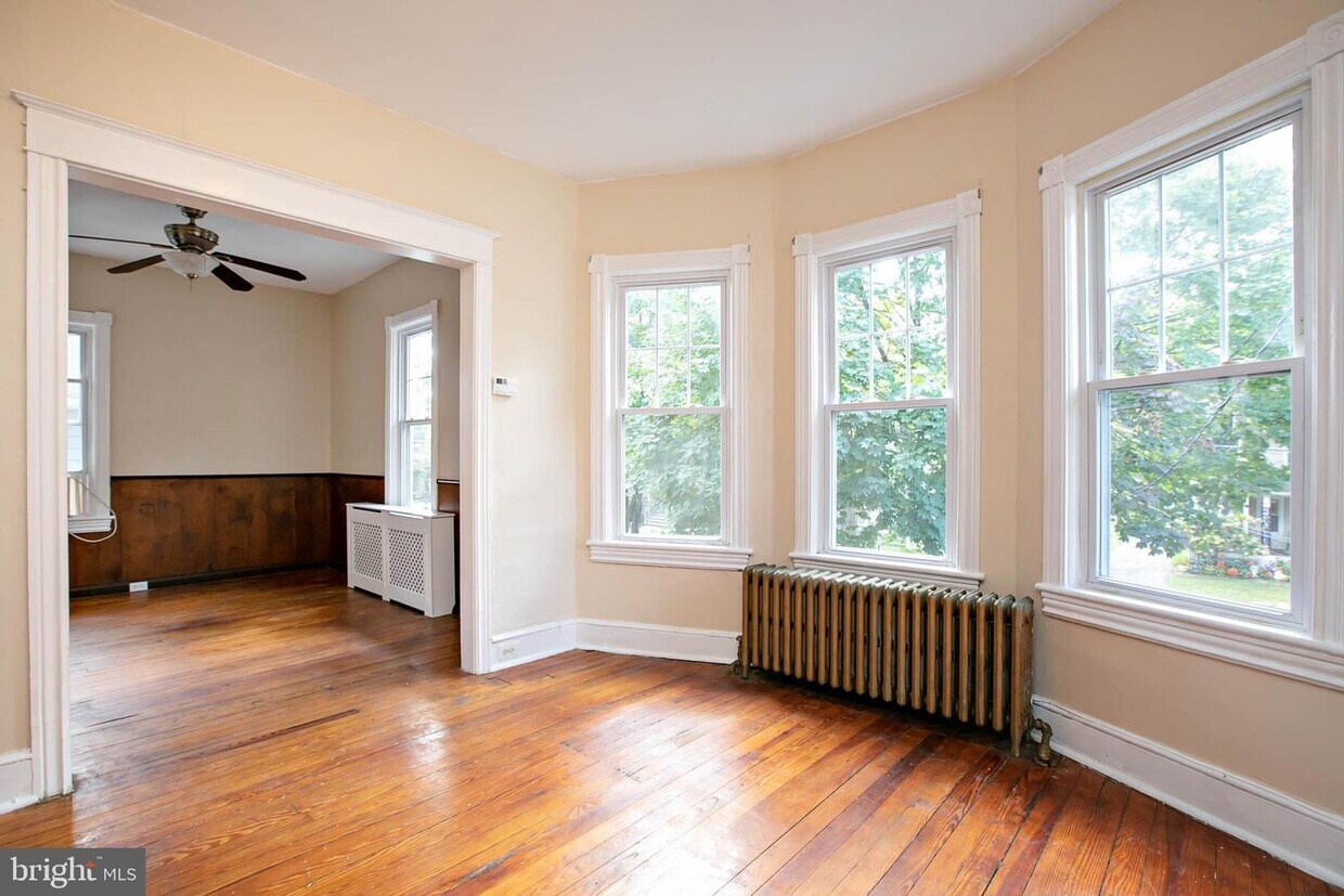 Primary Photo - 123 7th Ave