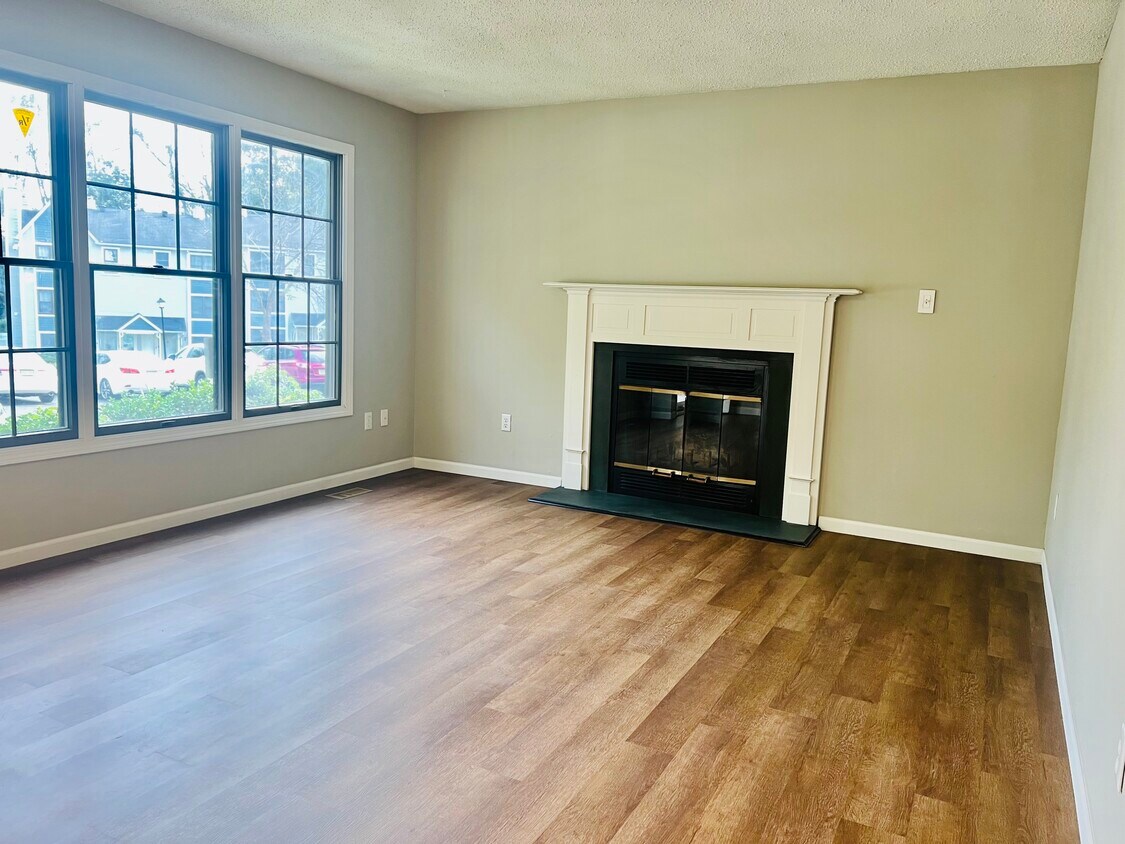 Living Room freshly painted - 74 Burlington Ct