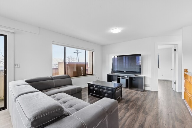 Photo du bâtiment - 12163 Old Yale Rd