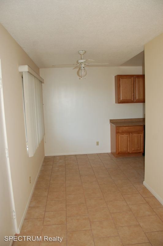 Building Photo - 19 Oak St