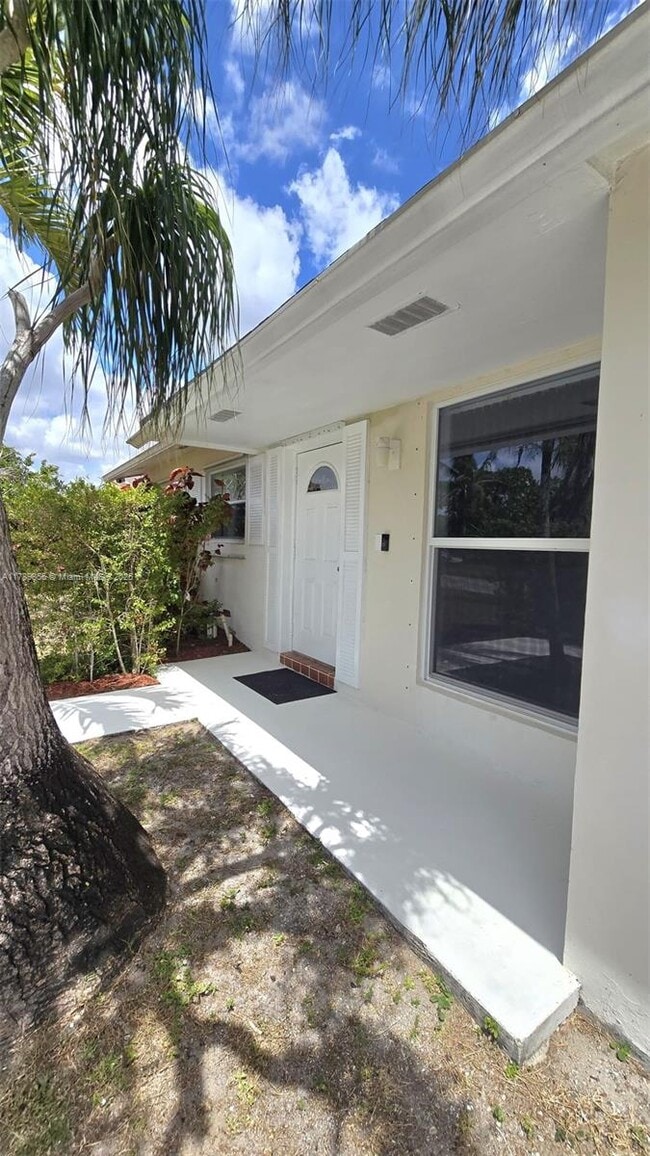 Foto del edificio - 7781 SW 1st St